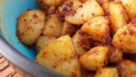 Easy, Spicy Roasted Potatoes